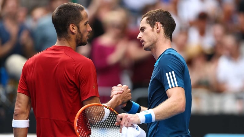 Andy Murray through to the last 16 as he bids to win a first Australian Open