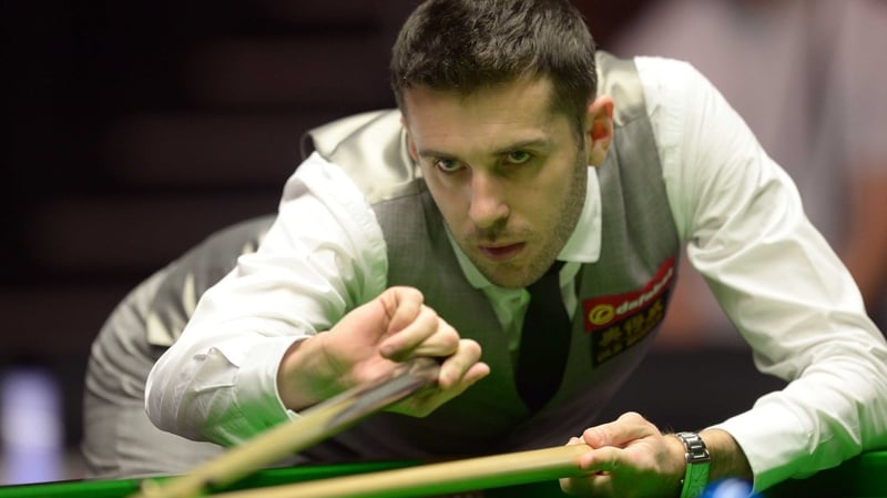Mark Selby holds a 4-3 lead over Alan McManus