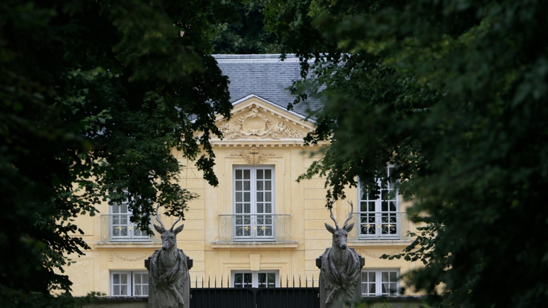 Ms Trierweiler left the Pitie Salpetriere hospital just after 2pm Irish time and went to the president's official residence at La Lanterne in Versailles to rest, said the magazine, for which Ms Trierweiler works