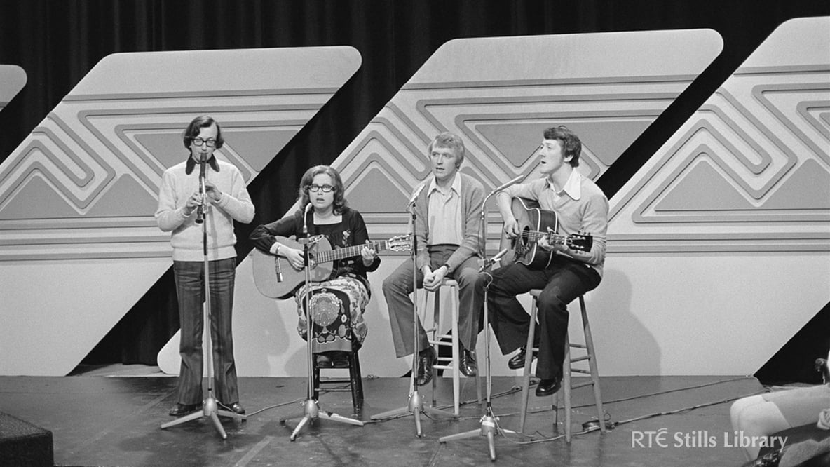 Folk group on 'Trom agus Éadrom' (1975). But who are they?