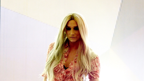 Ke$ha personally thanks fans for rehab support on Twitter