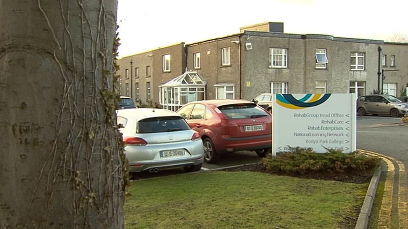 Performance-related pay of between €6,000 and €14,200 was awarded to executives in 2012