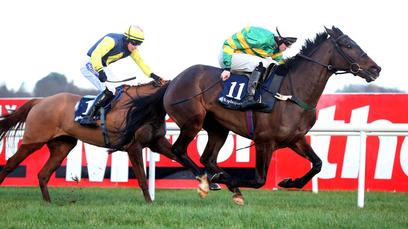 Enda Bolger's Gilgamboa (R) looks the horse to beat in Flyingbolt Novice Chase