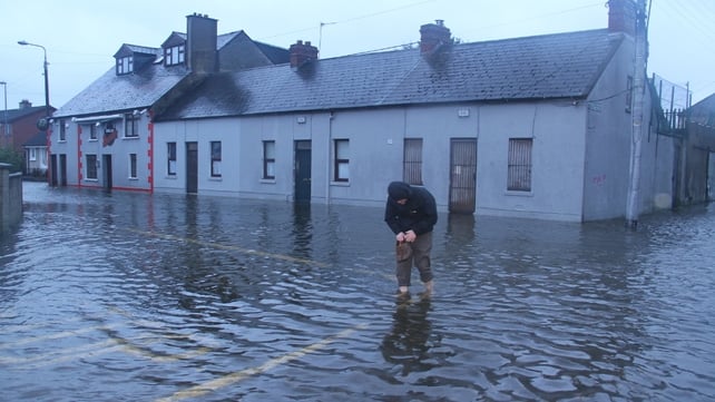 Limerick residents faced with huge clean-up after floods (Pic: Pat Murphy)