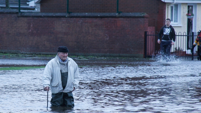 The River Shannon burst its banks in many areas causing flooding in Limerick (Pic: Aidan Ryan)