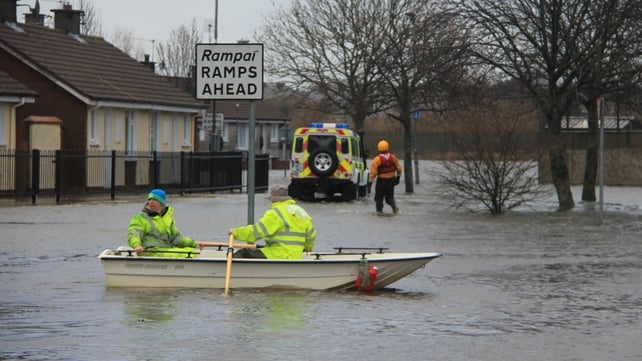Boats to the rescue in Limerick city (Pic: Sasha Ninkovich)