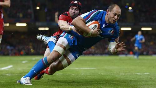 Sergio Parisse will lead Italy against England after recovering from injury