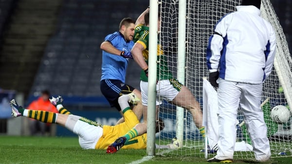Kevin McManamon scores a goal for Dublin