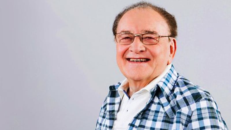 Larry Gogan continues his tradition of playing the first Christmas song on 2FM