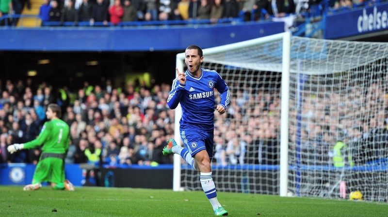 Chelsea's Belgian midfielder Eden Hazard celebrates scoring the opening goal