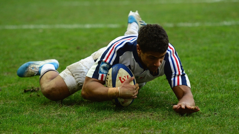 Wesley Fofana of France goes over for a try