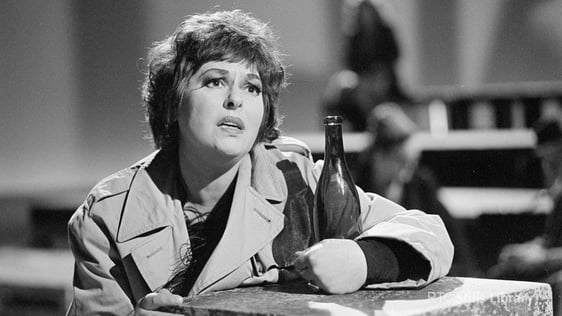 Agnes Bernelle in 'Brecht on Brecht' © RTÉ Archives 2178/052