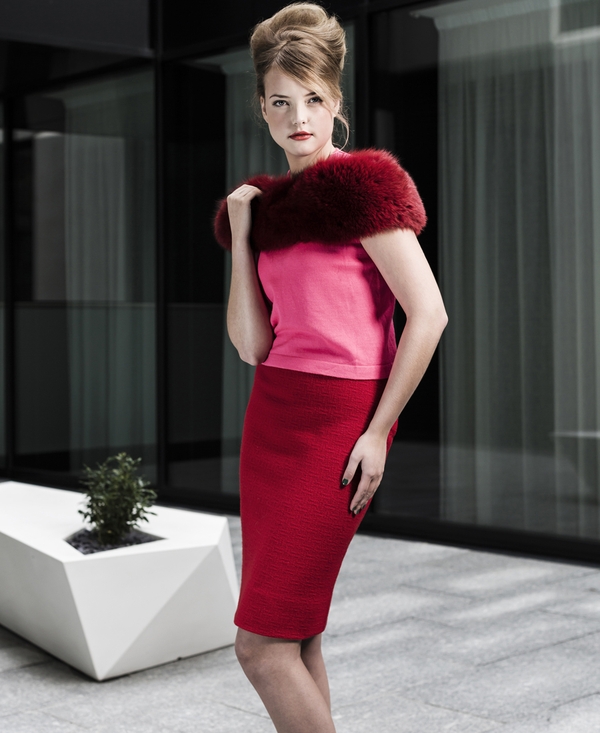 Pink wool knit top €62, Red wool pencil skirt €58