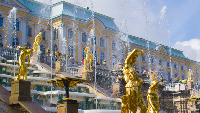 IMF cuts its 2014 growth forecast for Russia to 0.2%