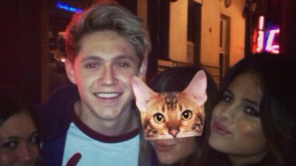 A fan posted a pic of Selena and Niall on her Twitter page