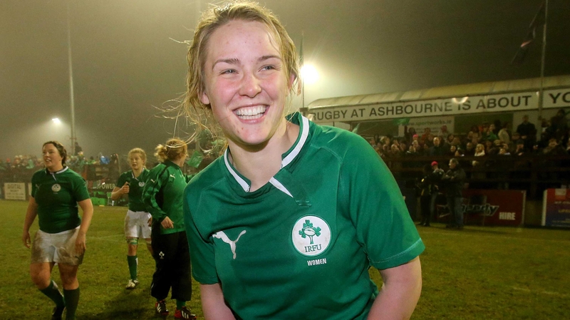 Ashleigh Baxter comes in on the wing for Hannah Casey