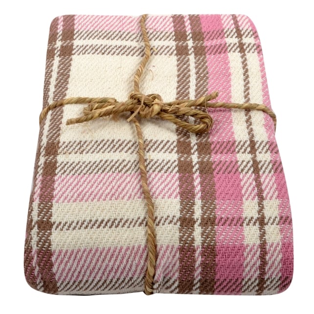 Pink cotton check throw €15