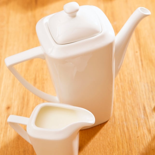 Selva teapot €13, creamer, €4