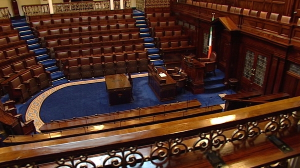 The supplier must first provide the Houses of the Oireachtas with samples of uniforms