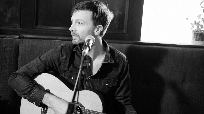 Noonan makes a solo outing