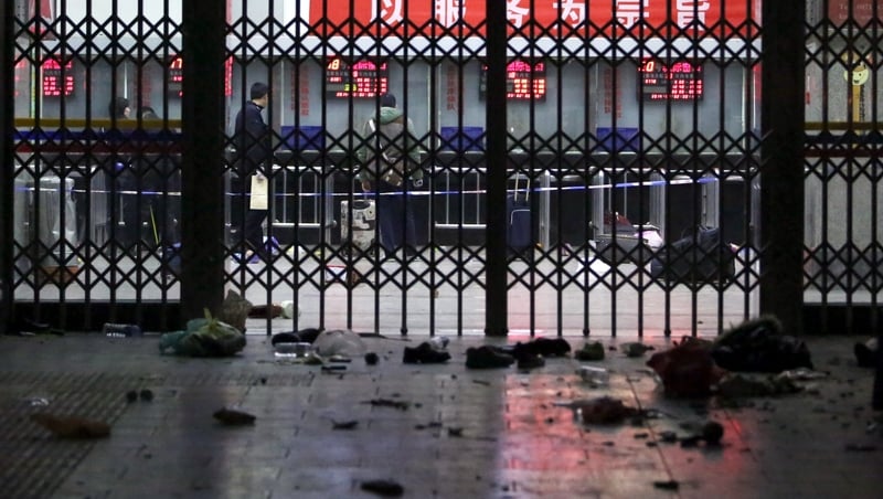 A group of knife-wielding terrorists launched an attack at the Kunming Railway Station