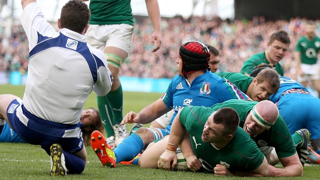 Cian Healy scored Ireland's third try of the afternoon