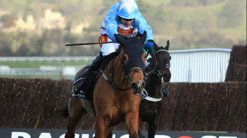 Tom Scudamore steered Western Warhorse to a surprise triump