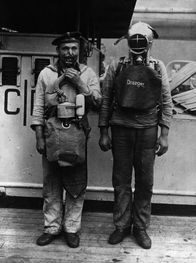 German naval crew wearing breathing apparatus to be worn during gas attacks