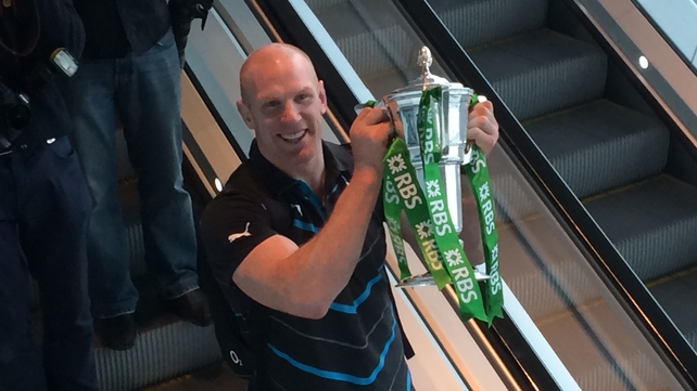 Paul O'Connell with the trophy