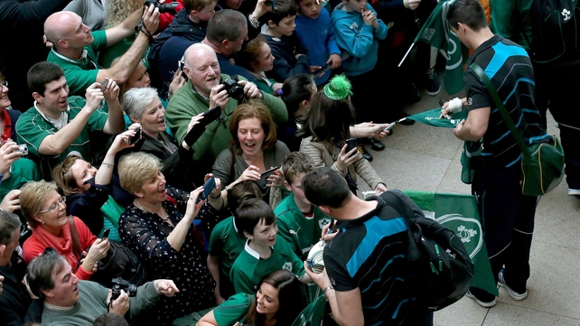Johnny Sexton and Devin Toner sign autographs for fans