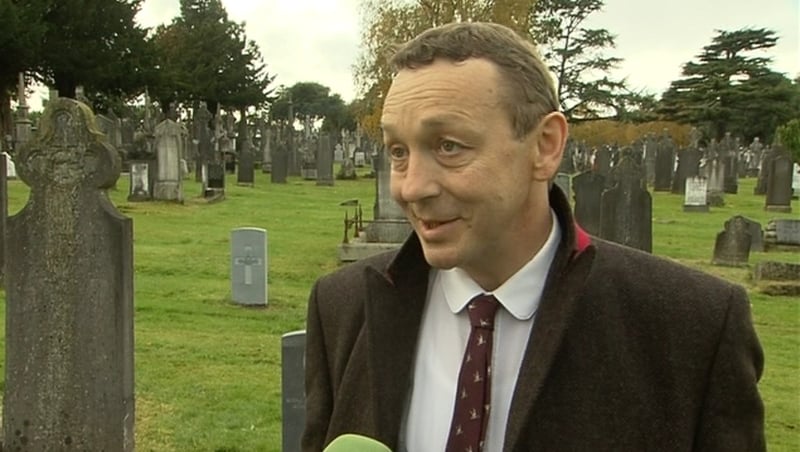 Shane MacThomáis was also well-known as a radio and television commentator