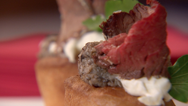 Seared beef with enoki mushrooms and horseradish c