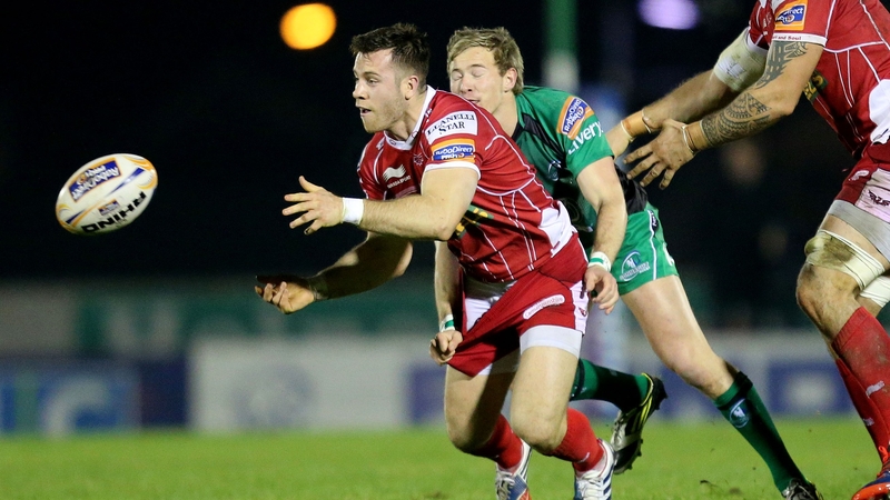 Gareth Davies and Kieran Marmion will face-off at scrum-half