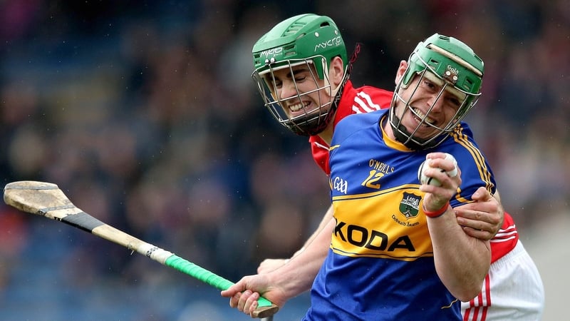 John O’Dwyer and William Egan battle for the sliotar