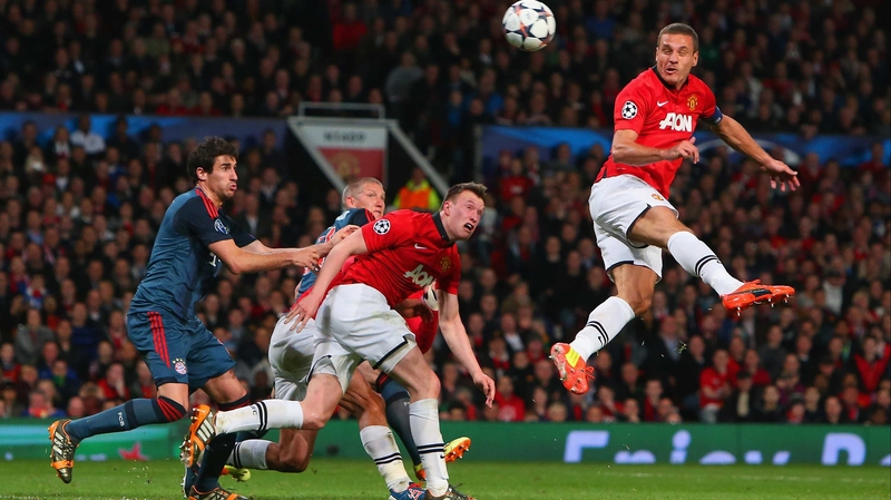 Nemanja Vidic heads home for Manchester United