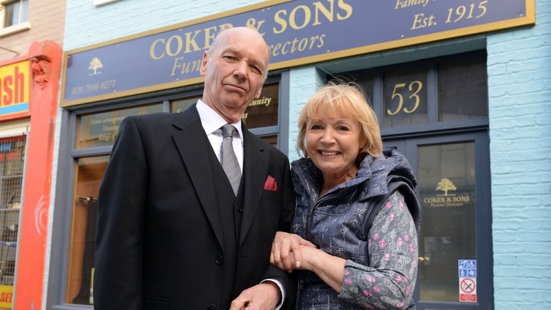 Les (Roger Sloman) and wife Pam (Lin Blakley)
