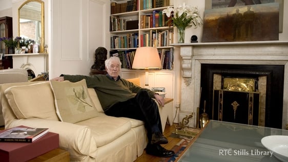 Seamus Heaney © RTÉ Archives 4215/100