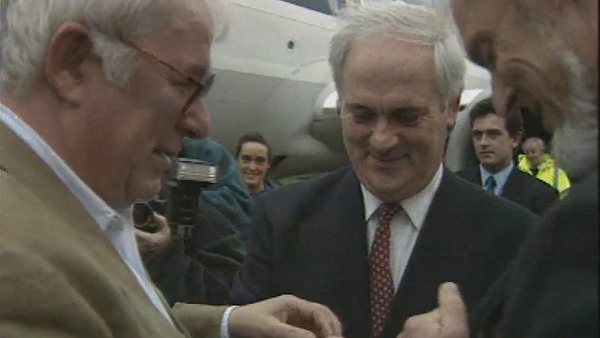 Seamus Heaney Returns from Greece