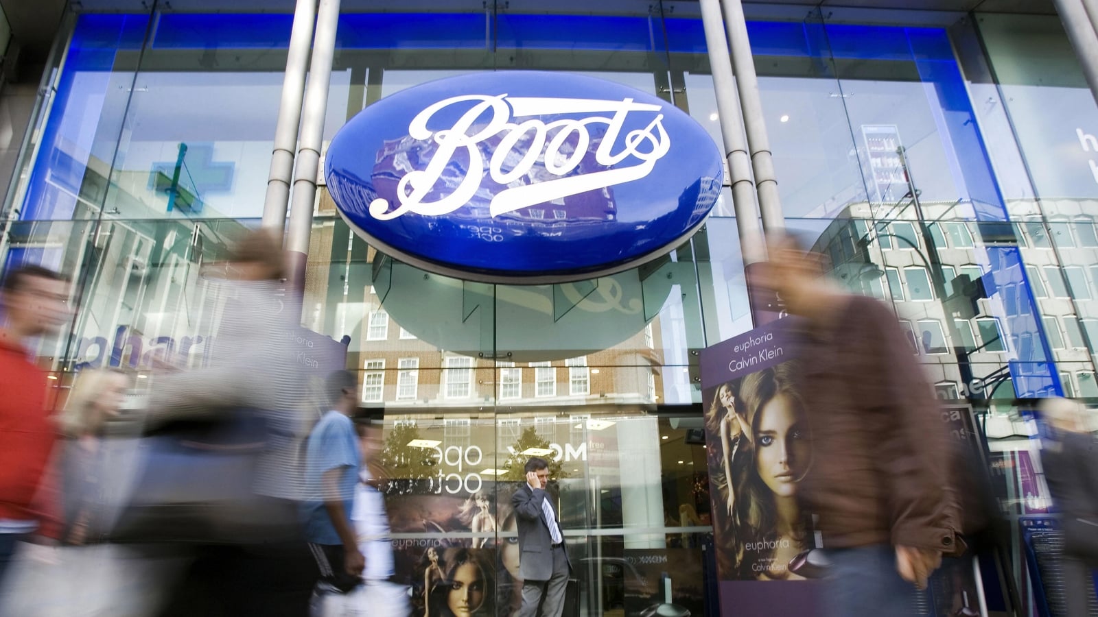 Outgoing Curry boss to take top job at Boots? — GLOBAL — ERYU PROJECT