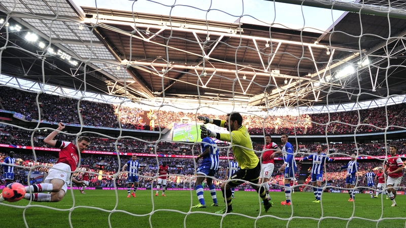 Per Mertesacker scores Arsenal's equaliser