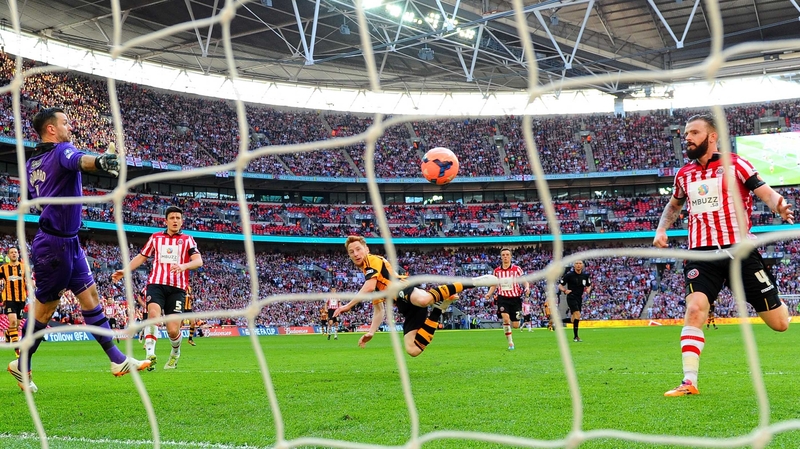 Stephen Quinn scores Hull's fourth goal against Sheffield United