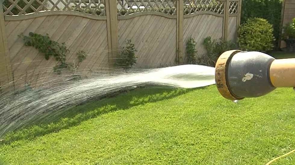 People are urged to conserve water as heatwave continues