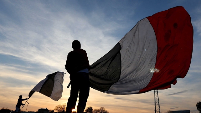Flag bearers welcome Dundalk and Shamrock Rovers on to the pitch at Oriel Park ahead of the Setanta Sports Cup game
