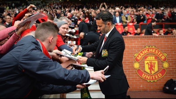 Ryan Giggs has the backing of at least one Manchester United player