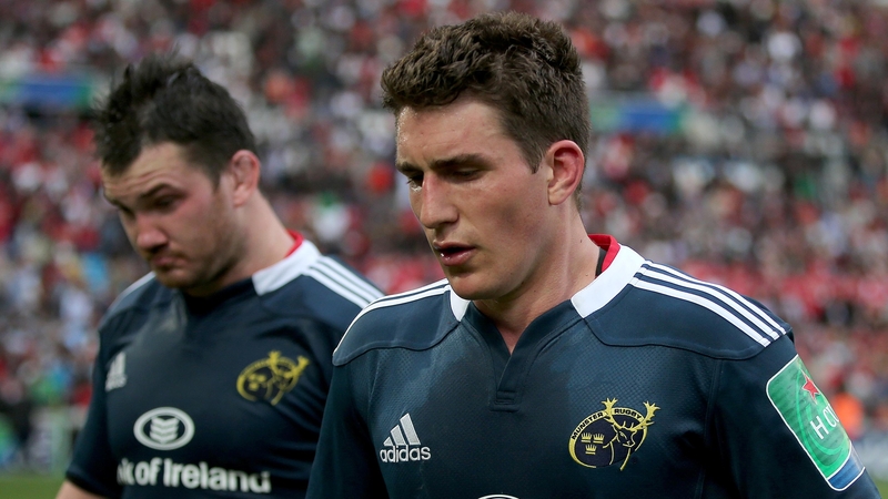 Ian Keatley leaves the field at the Stade Vélodrome