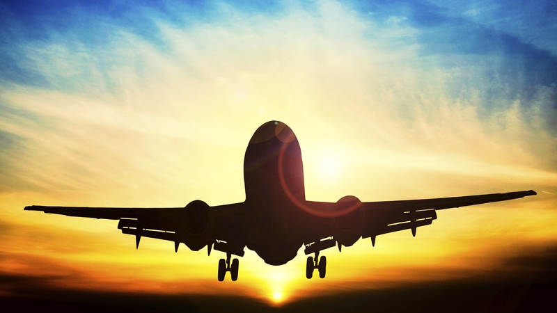 The price drop in oil prices is fuelling record takings for the aviation industry