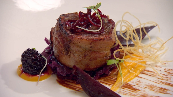 Bacon wrapped loin of venison with red cabbage, bu
