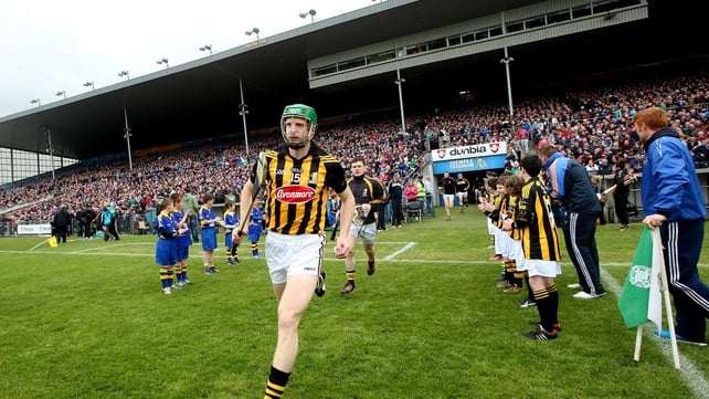 Henry Shefflin leads out Kilkenny ahead of the Allianz League final in Thurles