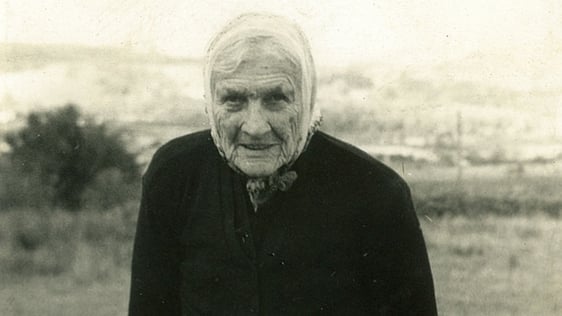 Áine Bean Ni Anluain