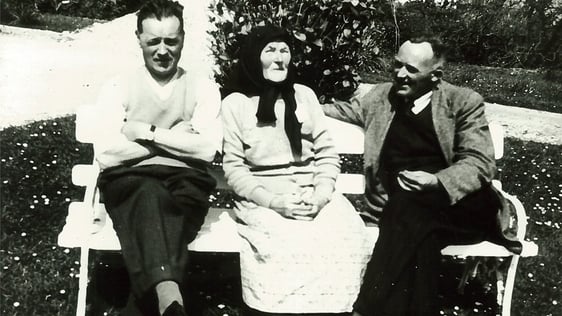 Jimmy Mahon, Roise na nAmhrán, Seán Ó hEochaidh